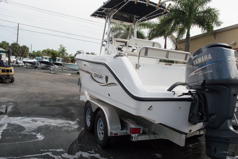 Thumbnail 6 for Used 2004 Century 2200 Center Console boat for sale in West Palm Beach, FL
