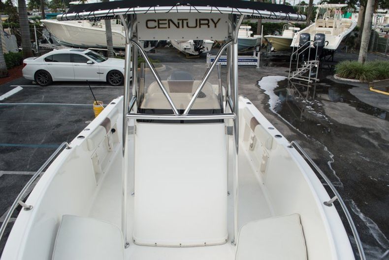 Thumbnail 12 for Used 2004 Century 2200 Center Console boat for sale in West Palm Beach, FL
