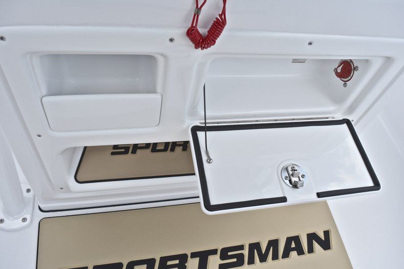 Thumbnail 38 for New 2019 Sportsman Heritage 211 Center Console boat for sale in West Palm Beach, FL