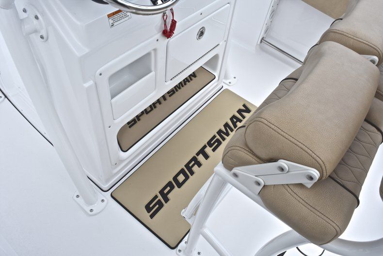 Thumbnail 37 for New 2019 Sportsman Heritage 211 Center Console boat for sale in West Palm Beach, FL