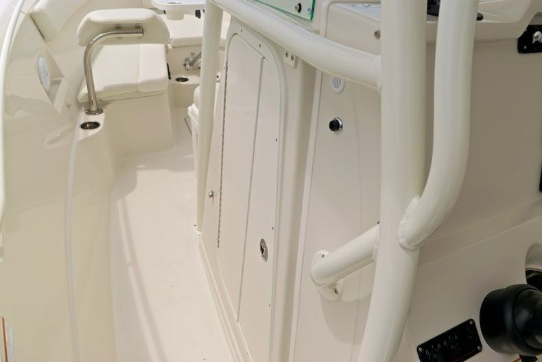Thumbnail 30 for New 2015 Sailfish 270 CC Center Console boat for sale in Miami, FL