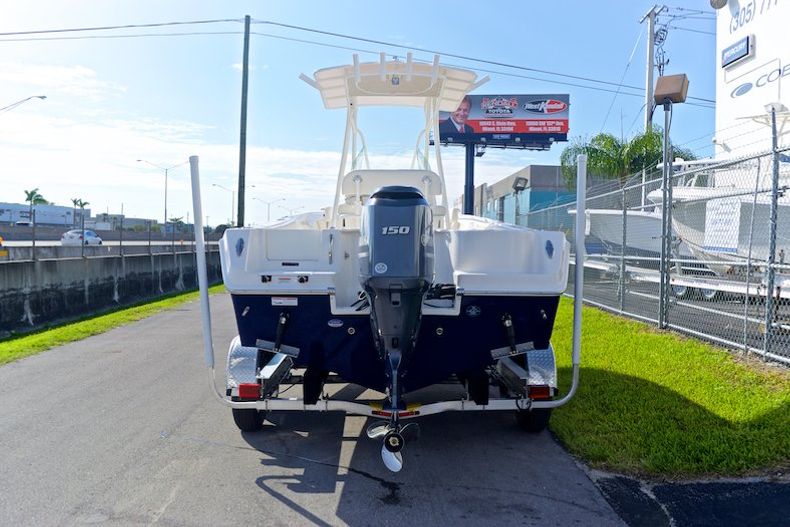 Thumbnail 2 for New 2015 Sailfish 220 CC Center Console boat for sale in Miami, FL