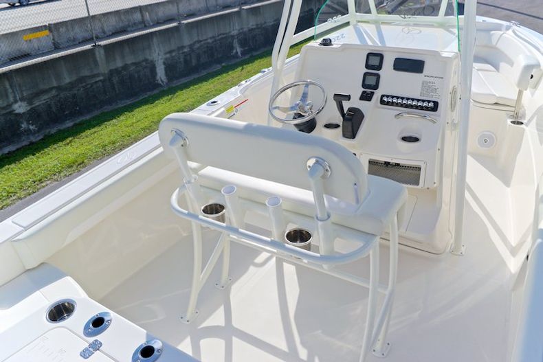 Thumbnail 25 for New 2015 Sailfish 220 CC Center Console boat for sale in Miami, FL