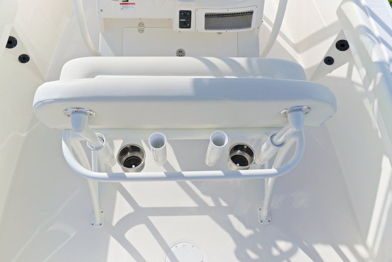 Thumbnail 34 for New 2015 Sailfish 220 CC Center Console boat for sale in Miami, FL