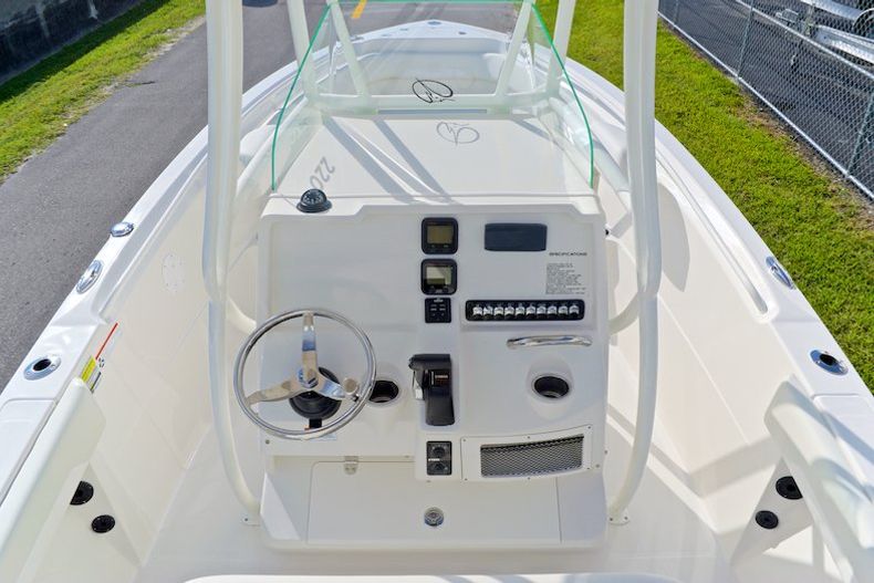 Thumbnail 38 for New 2015 Sailfish 220 CC Center Console boat for sale in Miami, FL