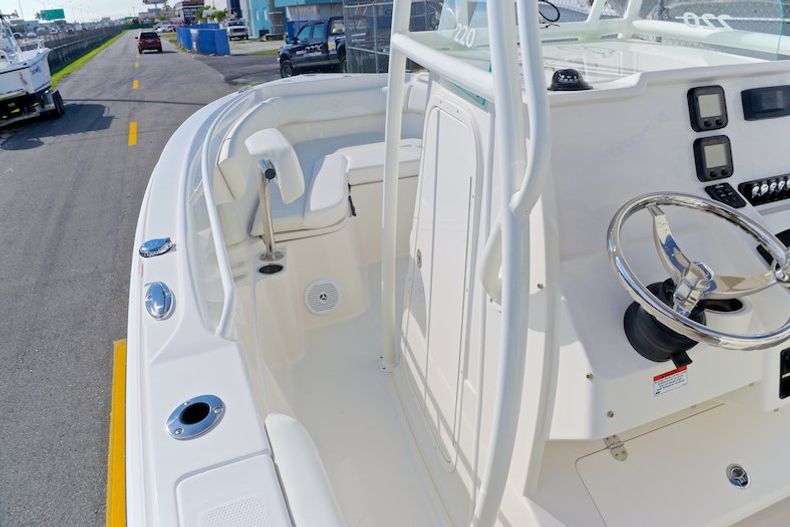 Thumbnail 46 for New 2015 Sailfish 220 CC Center Console boat for sale in Miami, FL
