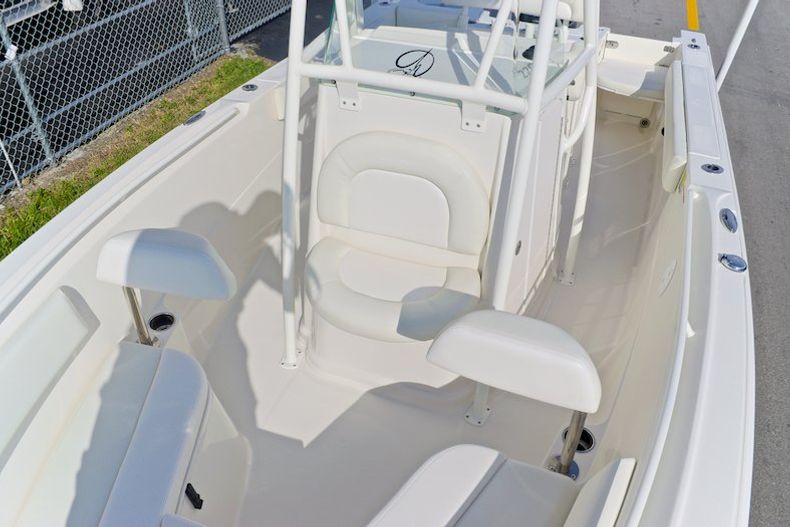 Thumbnail 59 for New 2015 Sailfish 220 CC Center Console boat for sale in Miami, FL