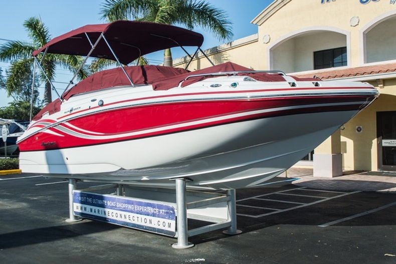 Thumbnail 9 for New 2014 Hurricane SunDeck SD 2200 OB boat for sale in Miami, FL