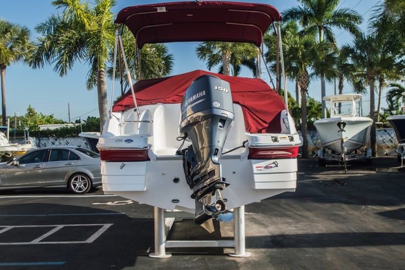 Thumbnail 14 for New 2014 Hurricane SunDeck SD 2200 OB boat for sale in Miami, FL