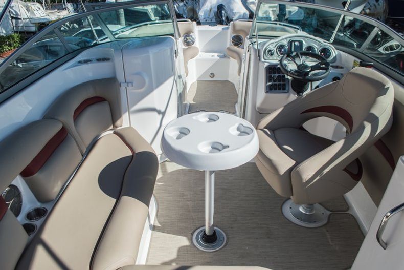 Thumbnail 39 for New 2014 Hurricane SunDeck SD 2200 OB boat for sale in Miami, FL