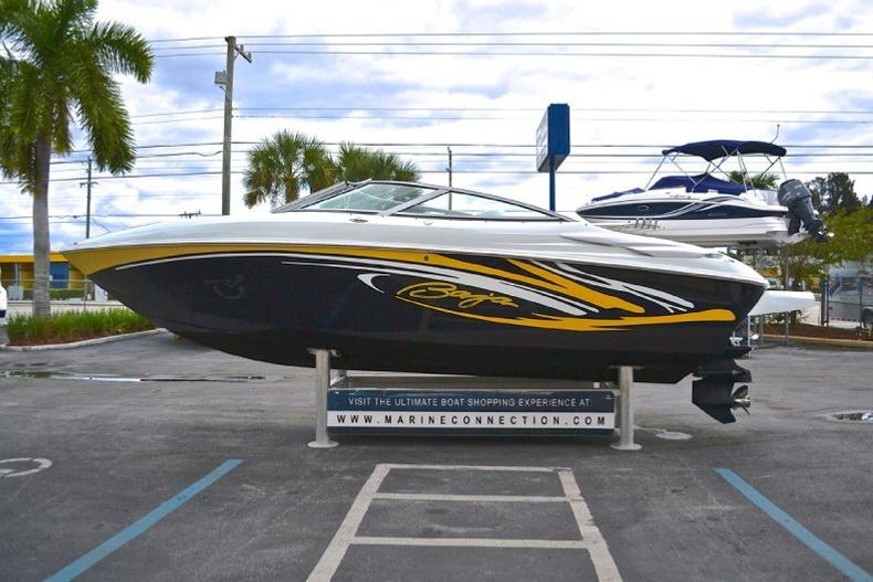 Thumbnail 7 for Used 2006 Baja 242 Islander boat for sale in West Palm Beach, FL