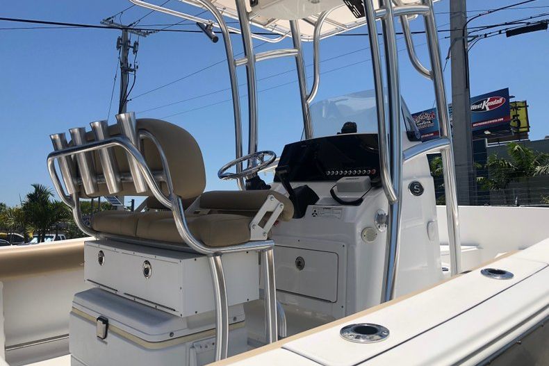 Thumbnail 3 for Used 2015 Sportsman Open 212 Center Console boat for sale in Miami, FL