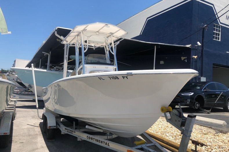 Thumbnail 1 for Used 2015 Sportsman Open 212 Center Console boat for sale in Miami, FL