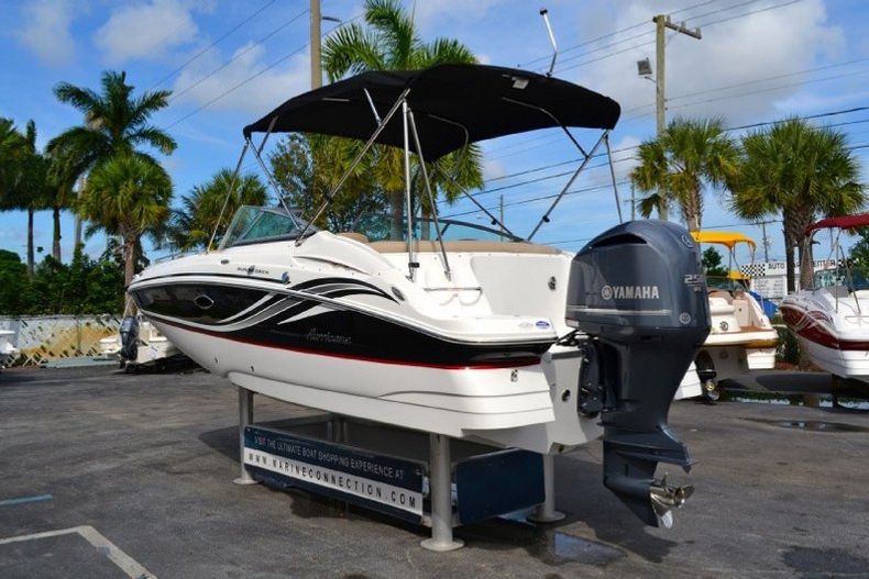 Thumbnail 5 for New 2013 Hurricane SunDeck SD 2200 DC OB boat for sale in West Palm Beach, FL