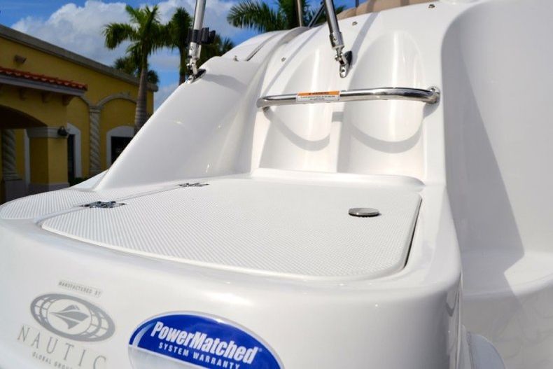 Thumbnail 13 for New 2013 Hurricane SunDeck SD 2200 DC OB boat for sale in West Palm Beach, FL