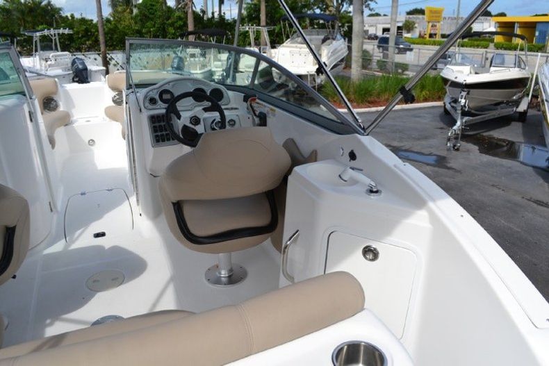 Thumbnail 27 for New 2013 Hurricane SunDeck SD 2200 DC OB boat for sale in West Palm Beach, FL