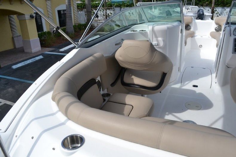 Thumbnail 28 for New 2013 Hurricane SunDeck SD 2200 DC OB boat for sale in West Palm Beach, FL