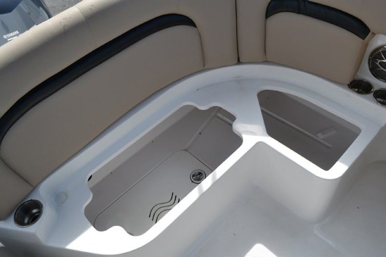 Thumbnail 34 for New 2013 Hurricane SunDeck SD 2200 DC OB boat for sale in West Palm Beach, FL