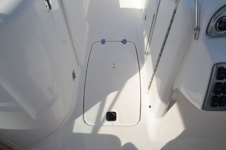 Thumbnail 35 for New 2013 Hurricane SunDeck SD 2200 DC OB boat for sale in West Palm Beach, FL