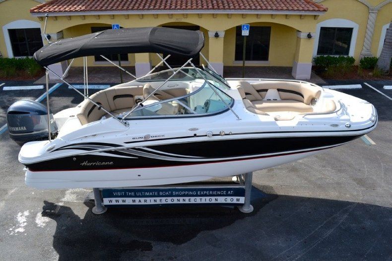 Thumbnail 78 for New 2013 Hurricane SunDeck SD 2200 DC OB boat for sale in West Palm Beach, FL