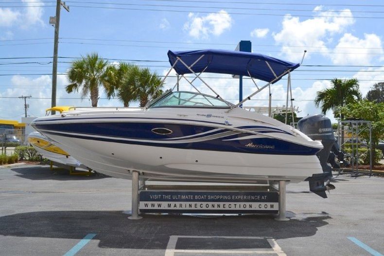 Thumbnail 7 for New 2013 Hurricane SunDeck SD 2000 OB boat for sale in West Palm Beach, FL