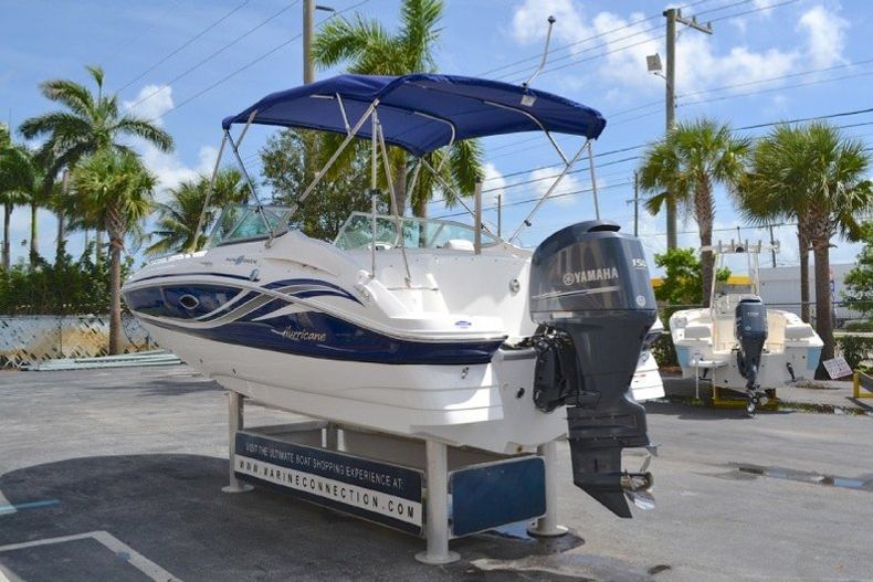 Thumbnail 8 for New 2013 Hurricane SunDeck SD 2000 OB boat for sale in West Palm Beach, FL