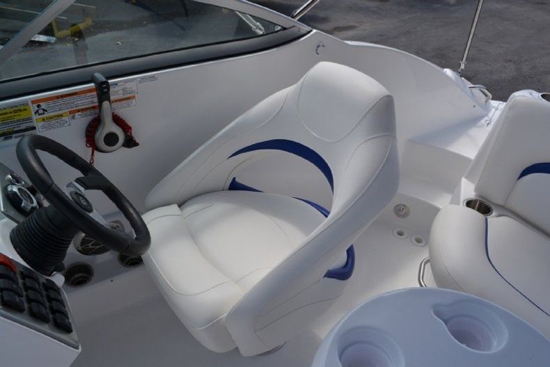Thumbnail 28 for New 2013 Hurricane SunDeck SD 2000 OB boat for sale in West Palm Beach, FL