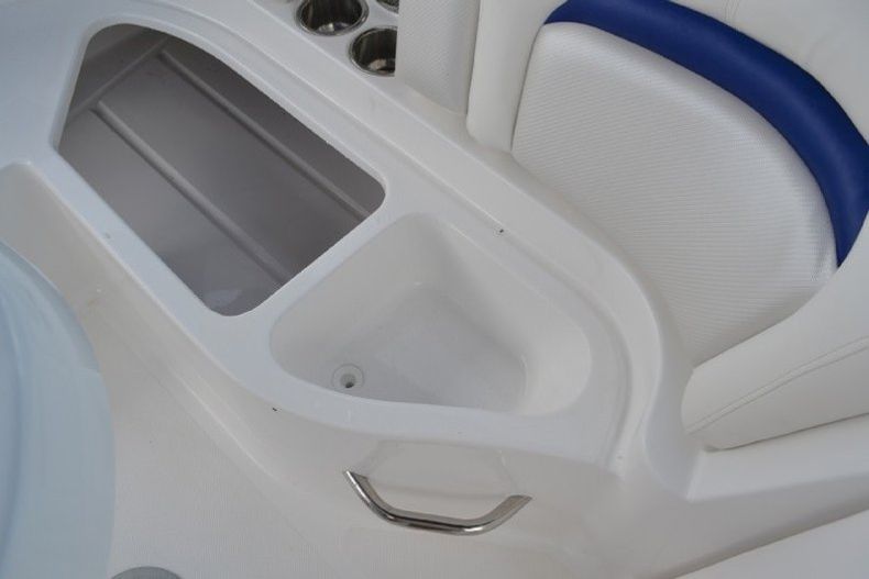 Thumbnail 33 for New 2013 Hurricane SunDeck SD 2000 OB boat for sale in West Palm Beach, FL