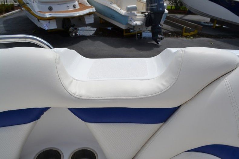 Thumbnail 50 for New 2013 Hurricane SunDeck SD 2000 OB boat for sale in West Palm Beach, FL