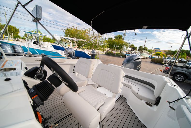 Thumbnail 22 for New 2019 Hurricane Sundeck Sport SS 231 OB boat for sale in West Palm Beach, FL