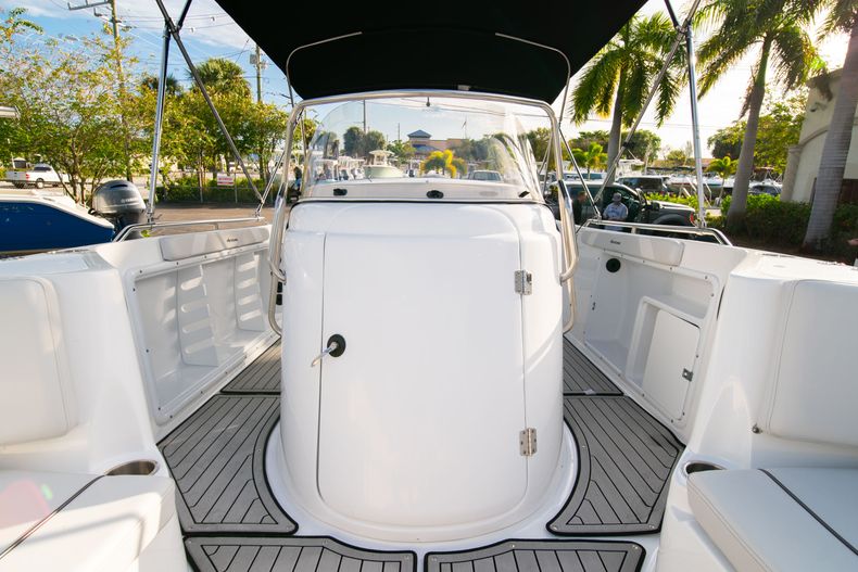 Thumbnail 35 for New 2019 Hurricane Sundeck Sport SS 231 OB boat for sale in West Palm Beach, FL