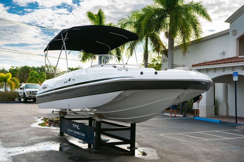 Thumbnail 1 for New 2019 Hurricane Sundeck Sport SS 231 OB boat for sale in West Palm Beach, FL