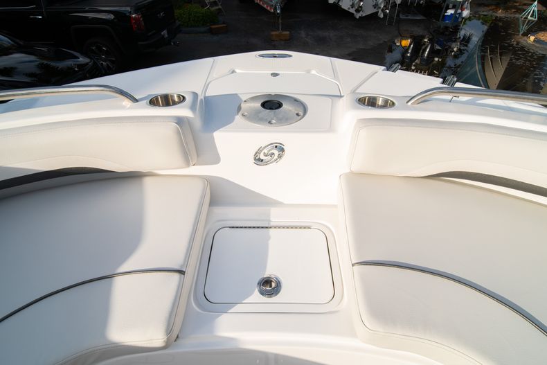 Thumbnail 33 for New 2019 Hurricane Sundeck Sport SS 231 OB boat for sale in West Palm Beach, FL