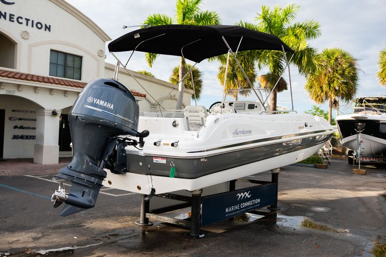 Thumbnail 7 for New 2019 Hurricane Sundeck Sport SS 231 OB boat for sale in West Palm Beach, FL