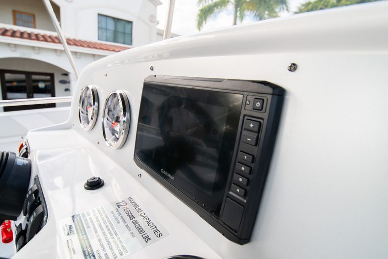 Thumbnail 16 for New 2019 Hurricane Sundeck Sport SS 231 OB boat for sale in West Palm Beach, FL