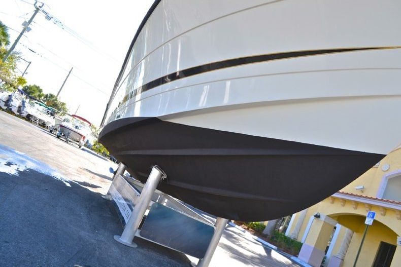 Thumbnail 3 for Used 2002 Hydra-Sports 2600 Walk Around boat for sale in West Palm Beach, FL