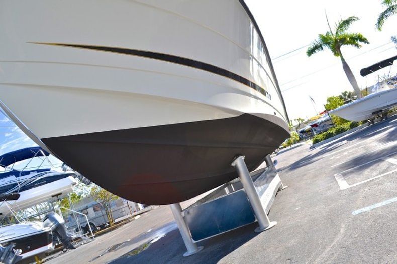 Thumbnail 5 for Used 2002 Hydra-Sports 2600 Walk Around boat for sale in West Palm Beach, FL