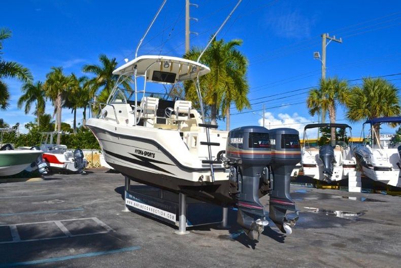Thumbnail 8 for Used 2002 Hydra-Sports 2600 Walk Around boat for sale in West Palm Beach, FL