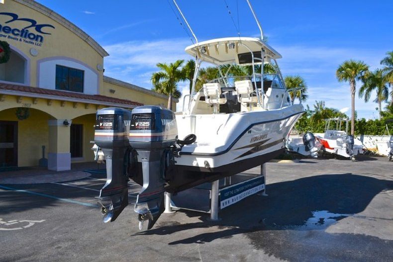 Thumbnail 10 for Used 2002 Hydra-Sports 2600 Walk Around boat for sale in West Palm Beach, FL