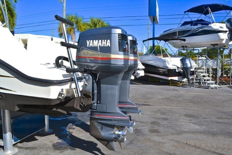 Thumbnail 14 for Used 2002 Hydra-Sports 2600 Walk Around boat for sale in West Palm Beach, FL