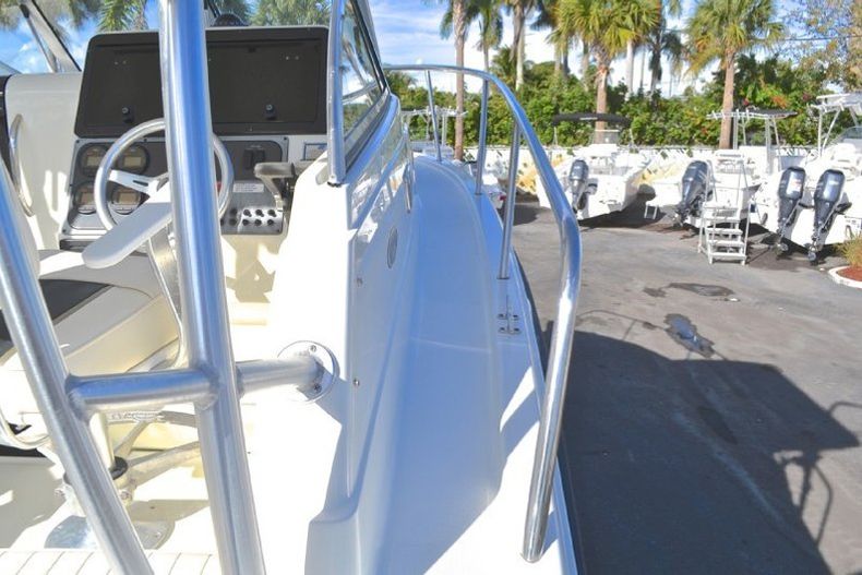 Thumbnail 66 for Used 2002 Hydra-Sports 2600 Walk Around boat for sale in West Palm Beach, FL