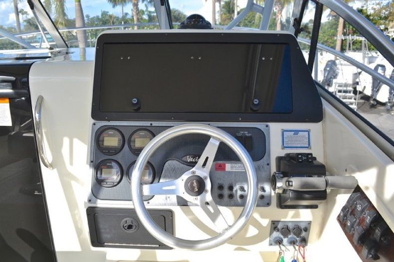 Thumbnail 71 for Used 2002 Hydra-Sports 2600 Walk Around boat for sale in West Palm Beach, FL