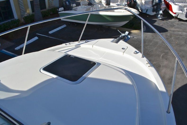 Thumbnail 89 for Used 2002 Hydra-Sports 2600 Walk Around boat for sale in West Palm Beach, FL