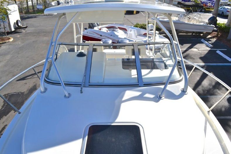 Thumbnail 93 for Used 2002 Hydra-Sports 2600 Walk Around boat for sale in West Palm Beach, FL