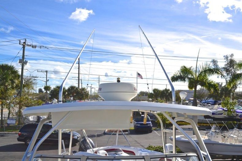Thumbnail 94 for Used 2002 Hydra-Sports 2600 Walk Around boat for sale in West Palm Beach, FL