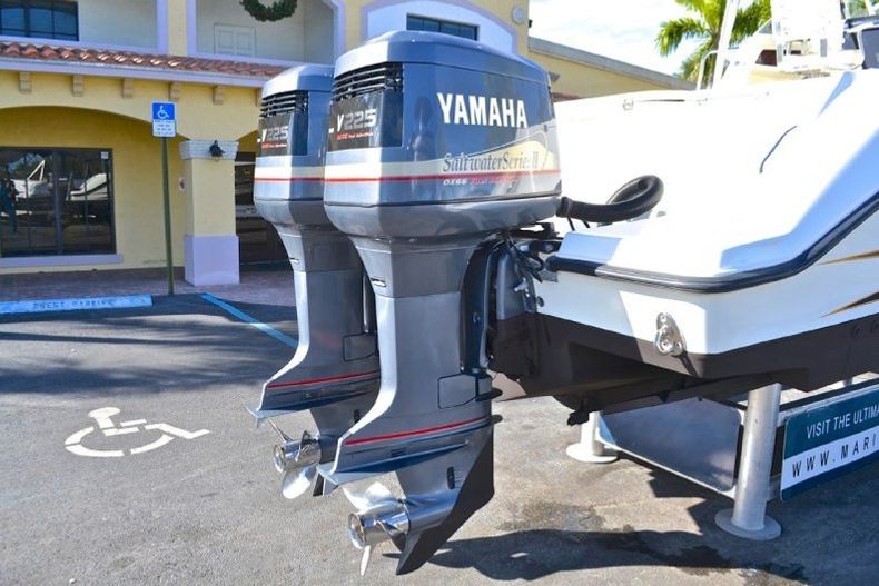 Thumbnail 17 for Used 2002 Hydra-Sports 2600 Walk Around boat for sale in West Palm Beach, FL