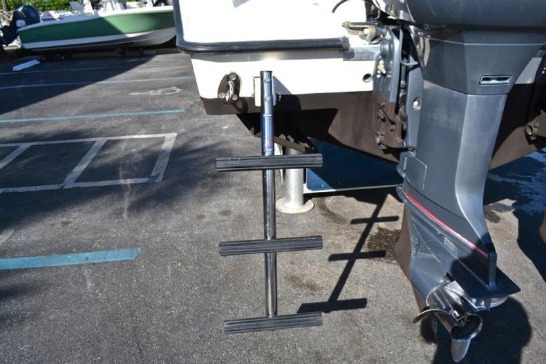 Thumbnail 28 for Used 2002 Hydra-Sports 2600 Walk Around boat for sale in West Palm Beach, FL