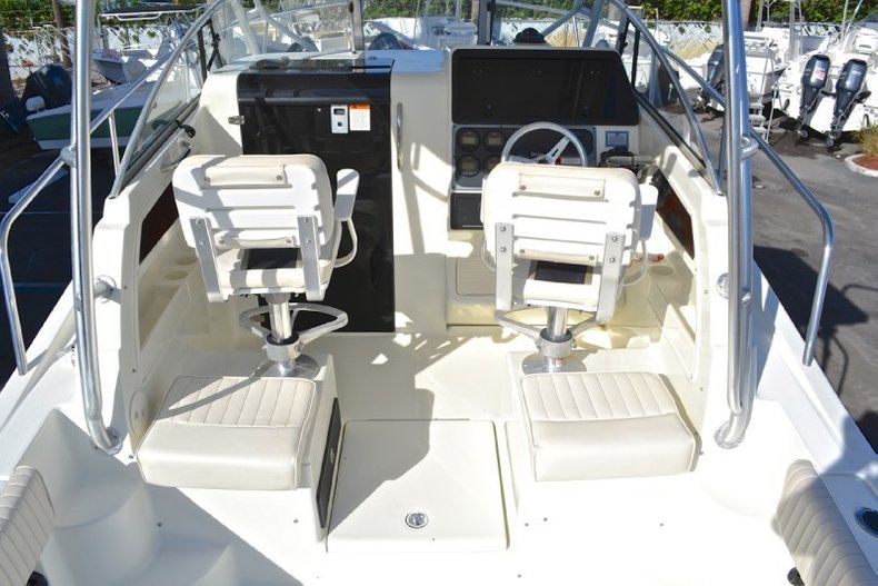 Thumbnail 52 for Used 2002 Hydra-Sports 2600 Walk Around boat for sale in West Palm Beach, FL