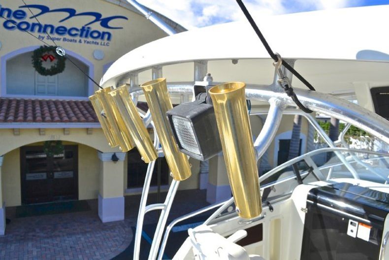 Thumbnail 53 for Used 2002 Hydra-Sports 2600 Walk Around boat for sale in West Palm Beach, FL