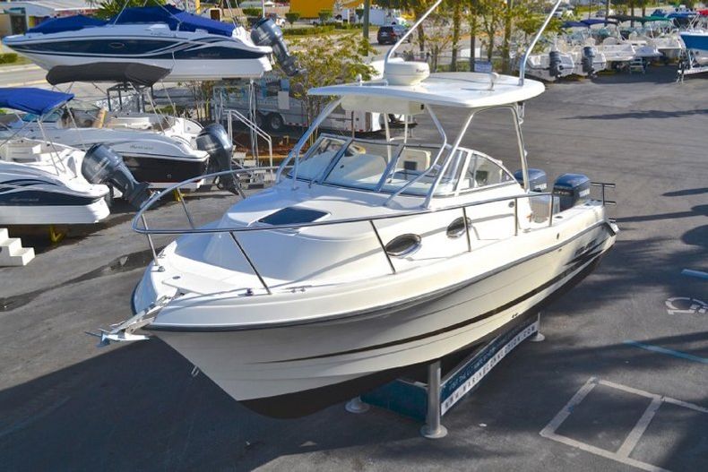 Thumbnail 131 for Used 2002 Hydra-Sports 2600 Walk Around boat for sale in West Palm Beach, FL